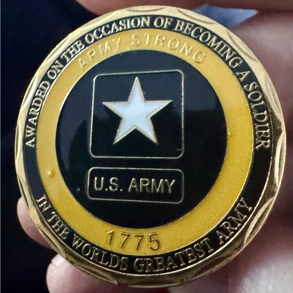 U.S. Army Commemorative Coin - Picture 1 of 2